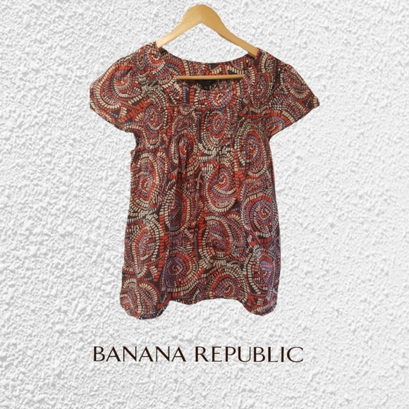 Banana Republic Cotton printed top with smocking detail size medium - Picture 5 of 5